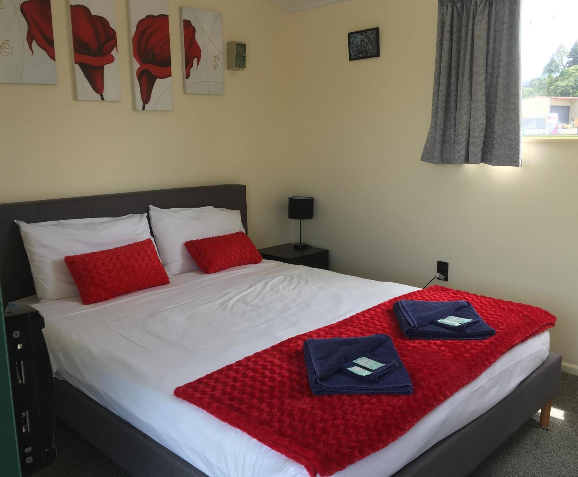 Otorohanga Kiwi Holiday Park Экстерьер фото