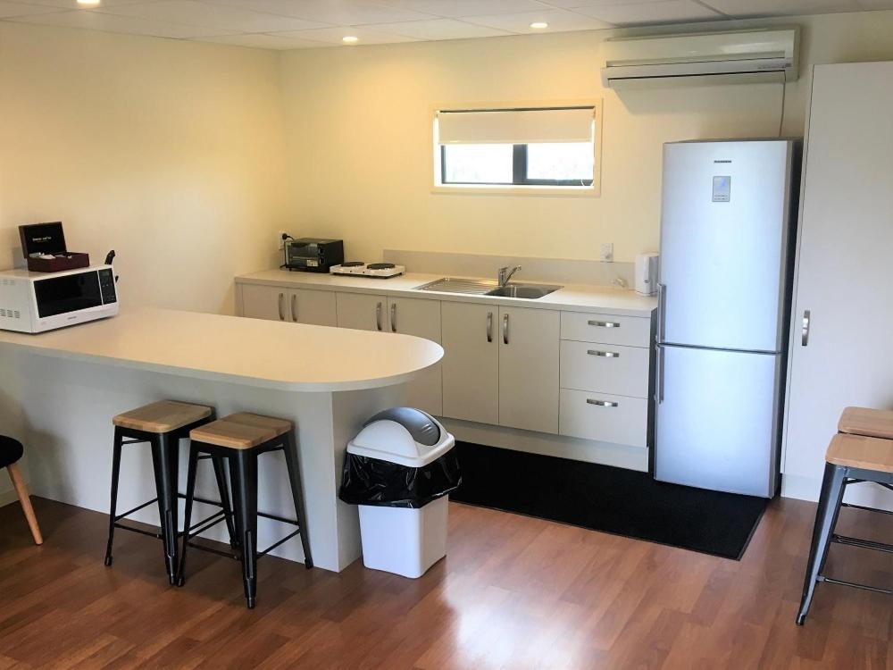 Otorohanga Kiwi Holiday Park Экстерьер фото