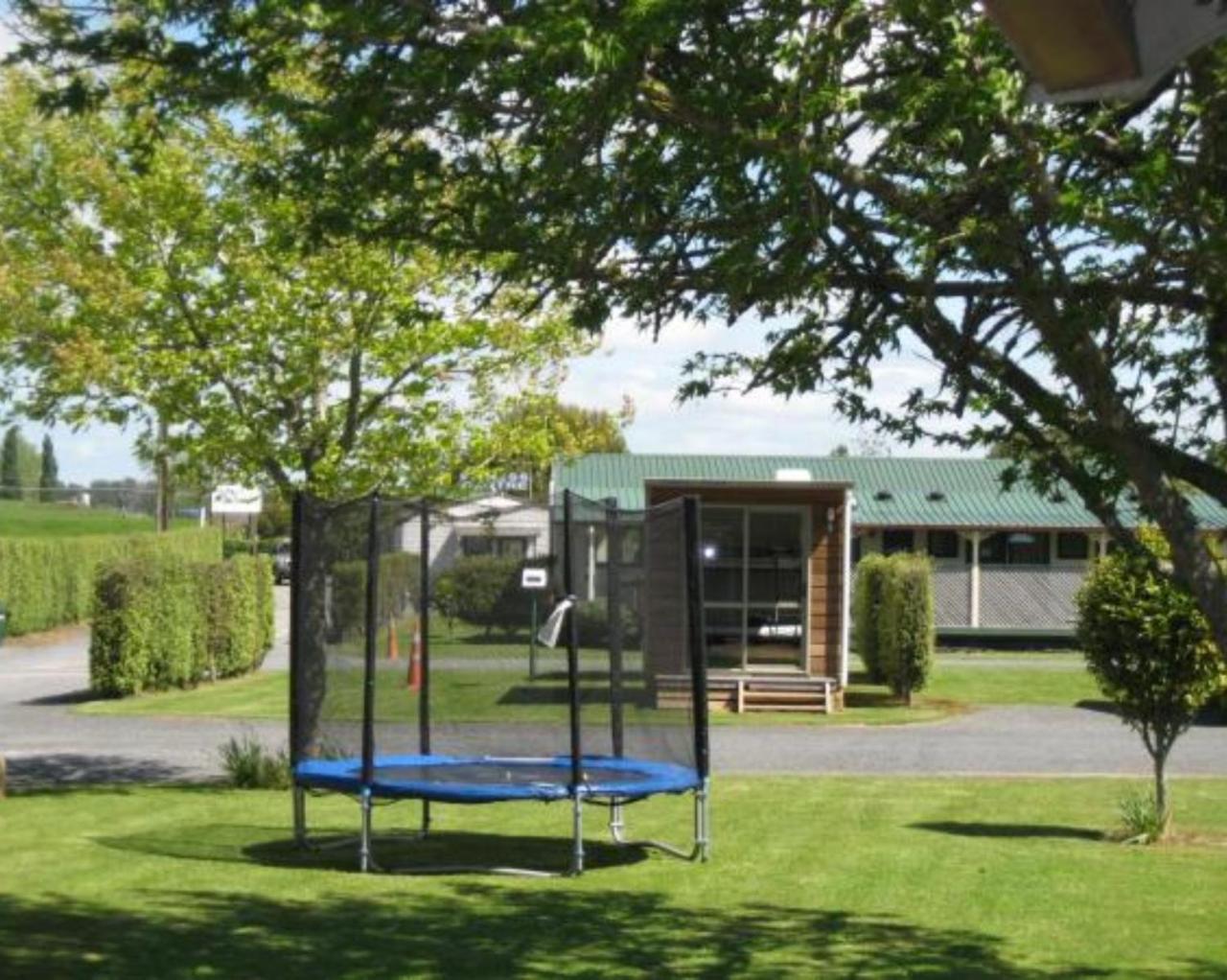 Otorohanga Kiwi Holiday Park Экстерьер фото